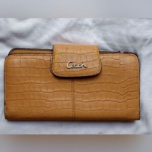 Coach clutch gator/croc tan